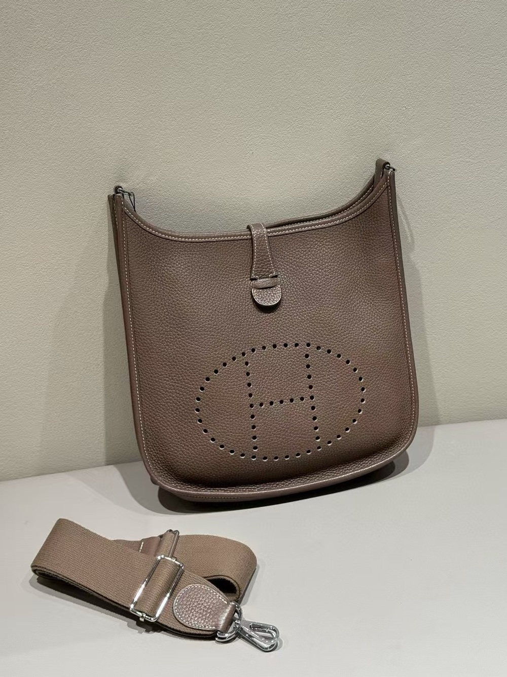 Hermès Étoupe Evelyne Style Shoulder Bag - Taupe Leather